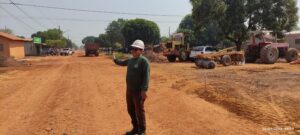 Secretário de Administração acompanha de perto obras de pavimentação no Parque Amazonas