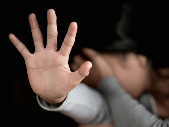 Mulher sofre fratura no crânio após agressão de marido
