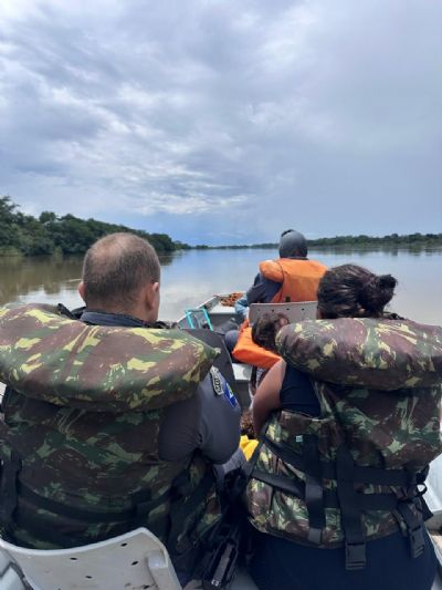 PM prende suspeito de violência doméstica em fazenda de Novo Santo Antônio; policiais usaram barco para salvar a vítima