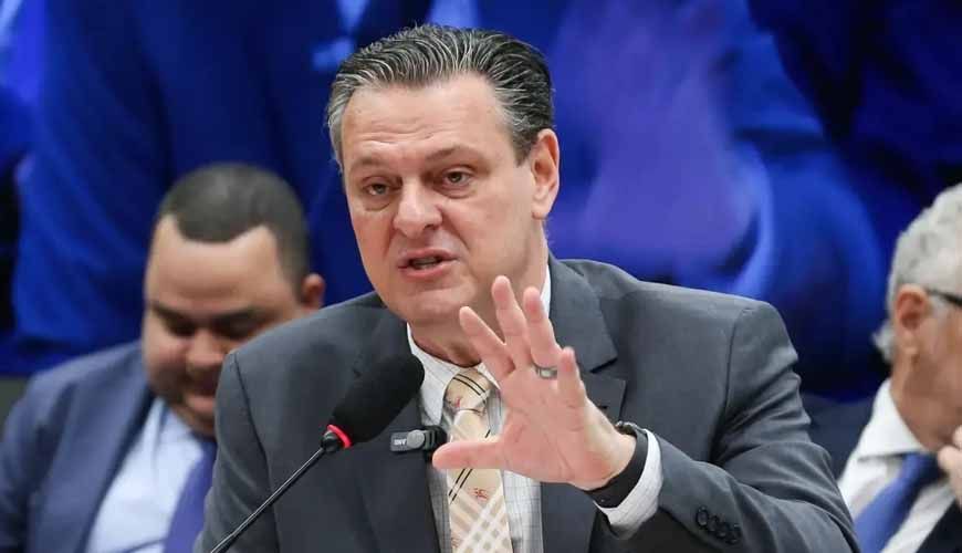 Bancada do Agro debate rompimento com ministro da Agricultura