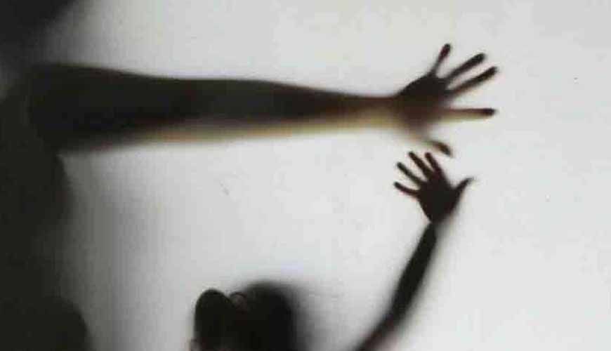 Pai é preso suspeito de estupro após escola denunciar indícios de violência sexual contra adolescente em MT