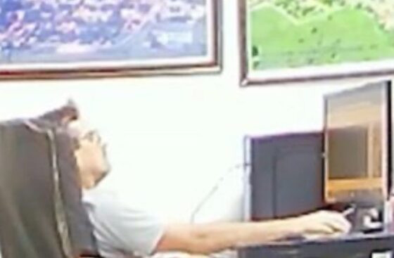 Servidor flagrado se masturbando em gabinete é afastado; vídeo