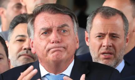 Golpe; após live na UTI, STF intima Bolsonaro em hospital de Brasília