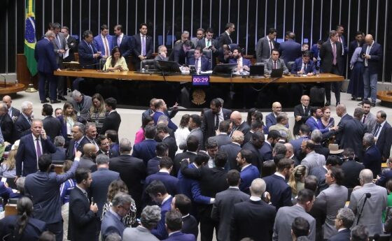Câmara aprova MT com 10 deputados federais; AL terá 30 parlamentares em 2027