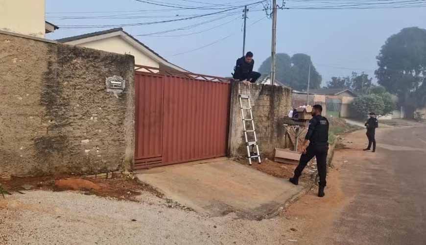 Operação prende três homens e apreende dois adolescentes suspeitos de integrarem 'tribunal do crime' em MT