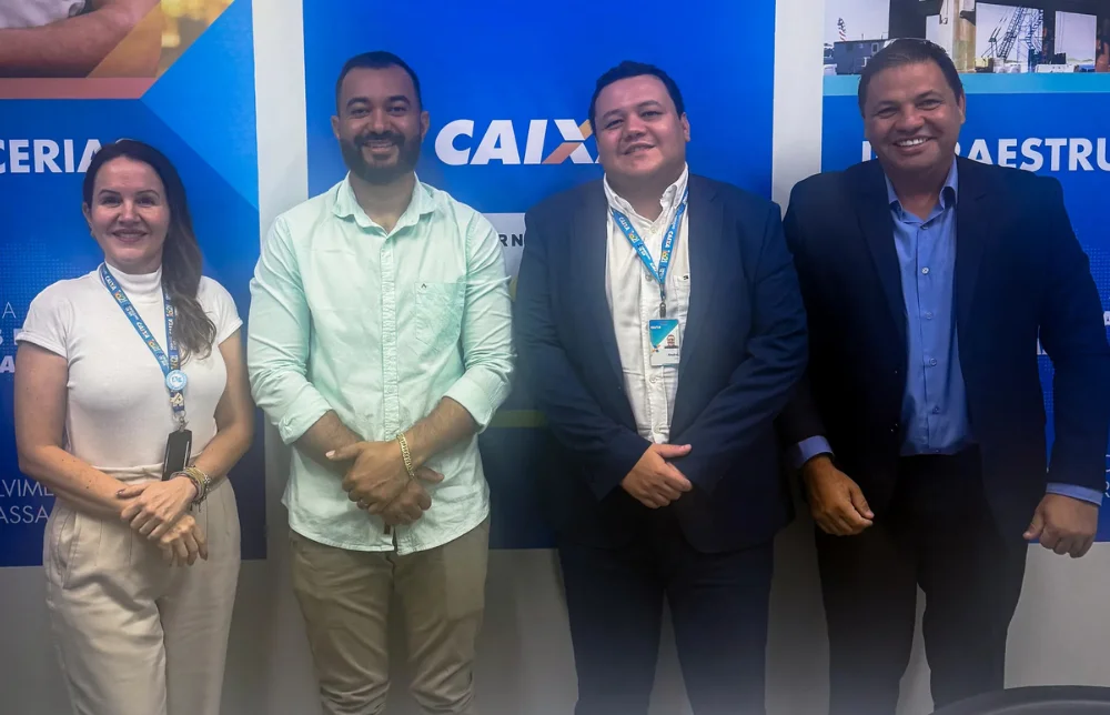 Prefeito Dr. Acácio e Thiago do Posto cobram solução da Caixa para liberar 50 moradias rurais