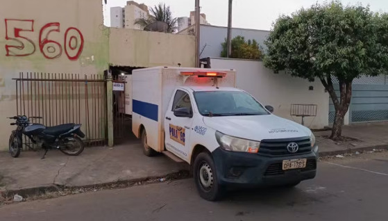 Filhos de 8 e 14 anos viram mãe sendo morta com pauladas na cabeça por ex-companheiro