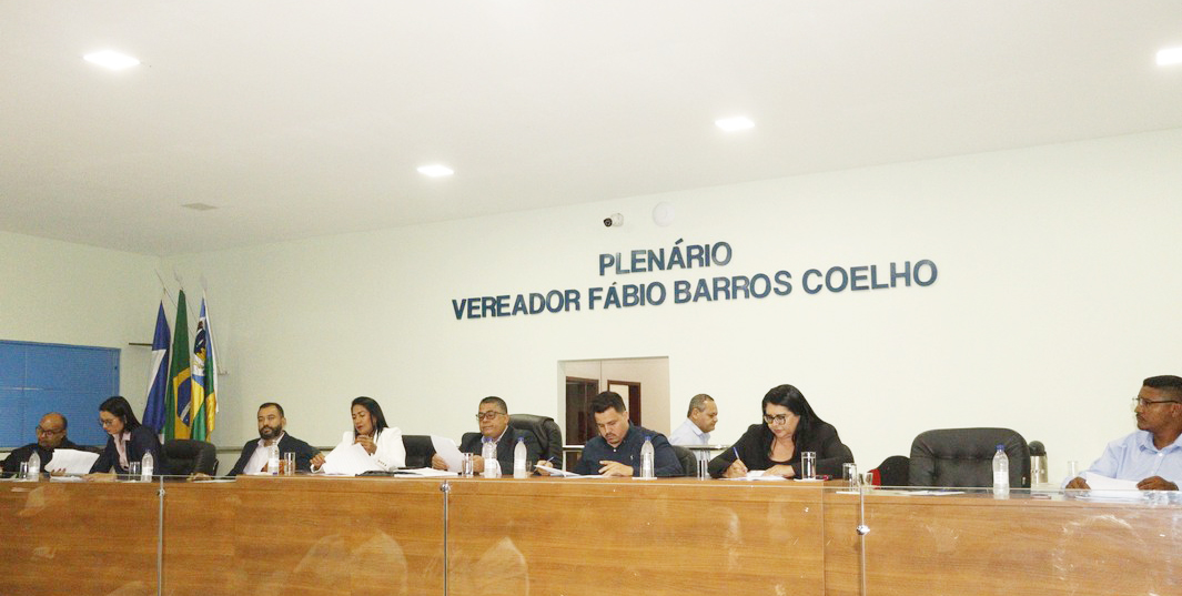 Câmara de São Félix do Araguaia reprova contas da ex-prefeita Janailza Taveira Leite; população lota plenário e decisão gera forte repercussão