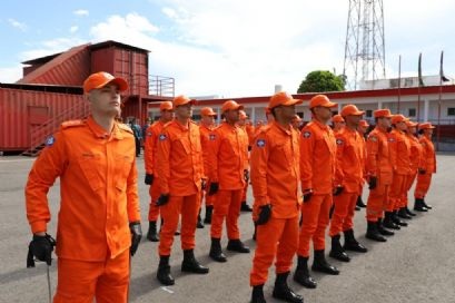 Corpo de Bombeiros de MT adere a padrão internacional e adota fardamento laranja