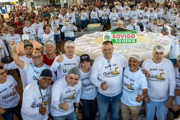 Com três toneladas, indústria de MT quebra recorde e produz o maior queijo frescal do Brasil