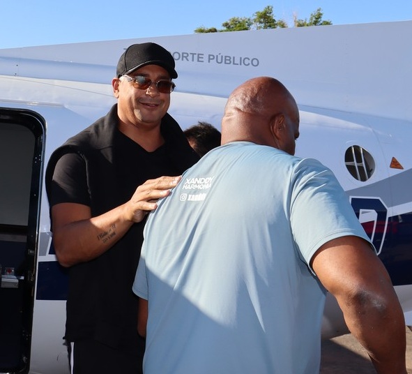 Falta de respeito! Xanddy Harmonia e Natanzinho Lima desprezam fãs e imprensa em São Félix do Araguaia e revoltam o povo na 35ª Temporada de Praia