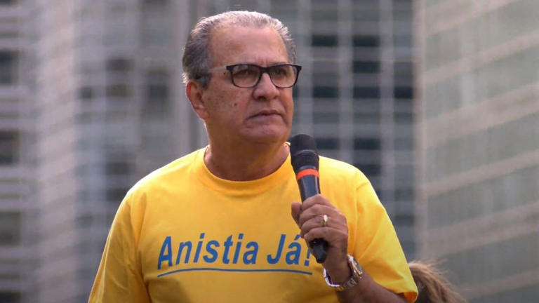 Moraes manda apreender passaporte de Silas Malafaia