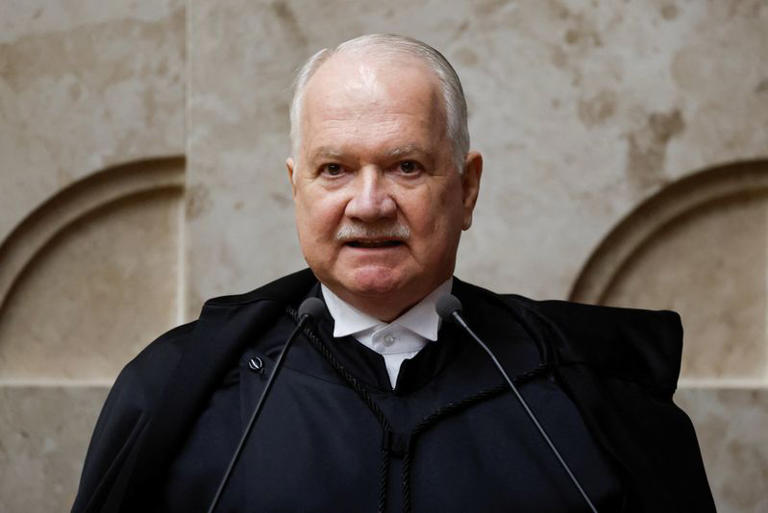 Fachin assume presidência do Supremo e prega 