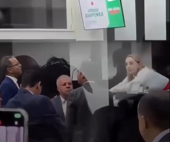 Vereador chama colega de 'bosta' e desafia para porrada: 'bora lá fora'