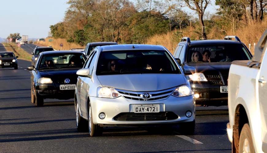 Governo de MT prorroga até 2028 benefício fiscal que isenta IPVA de veículos novos