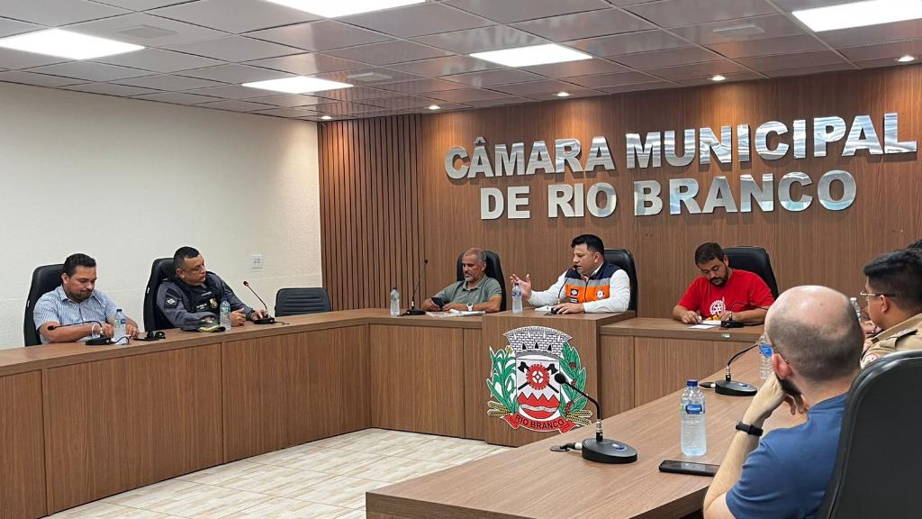 Governo de MT e prefeituras definem ações emergenciais para atender famílias atingidas pelas chuvas em Rio Branco e Salto do Céu