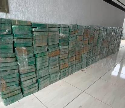 PM e PRF apreendem 400 kg de drogas avaliadas em R$ 20 milhões