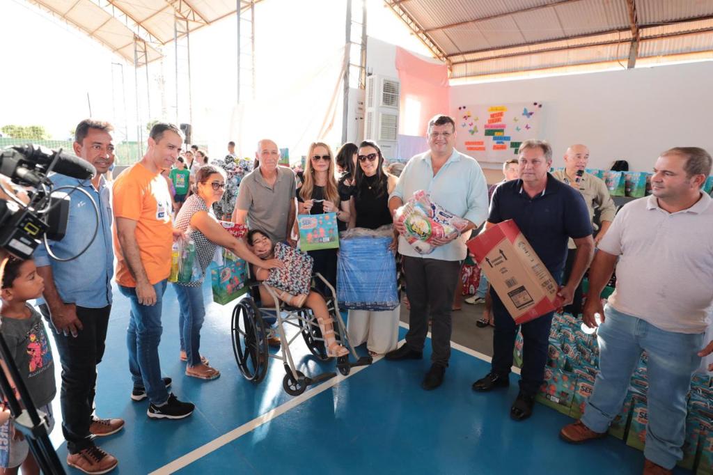 Primeira-dama promove ação social com entregas e mutirão de atendimentos na região sudoeste de MT