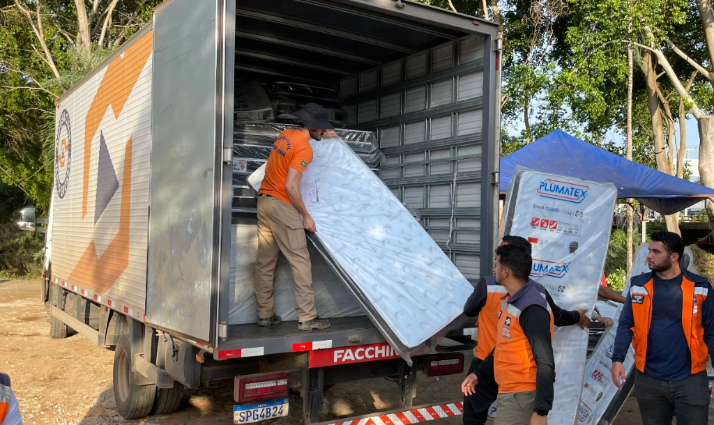 Governo envia alimentos e materiais para auxílio emergencial às famílias em Cotriguaçu