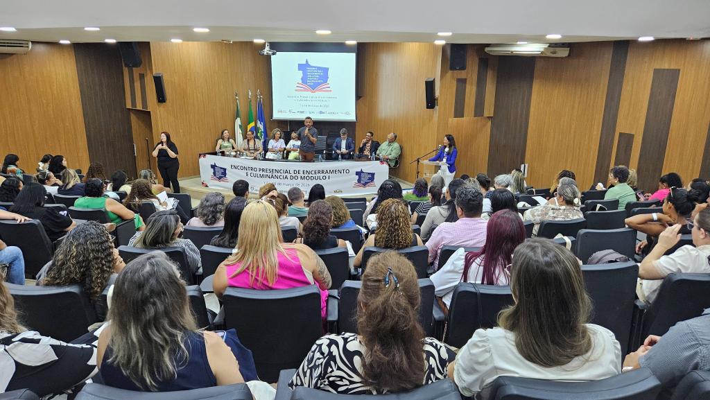 Encontro de formação reúne representantes de bibliotecas públicas e comunitárias de todo o Estado