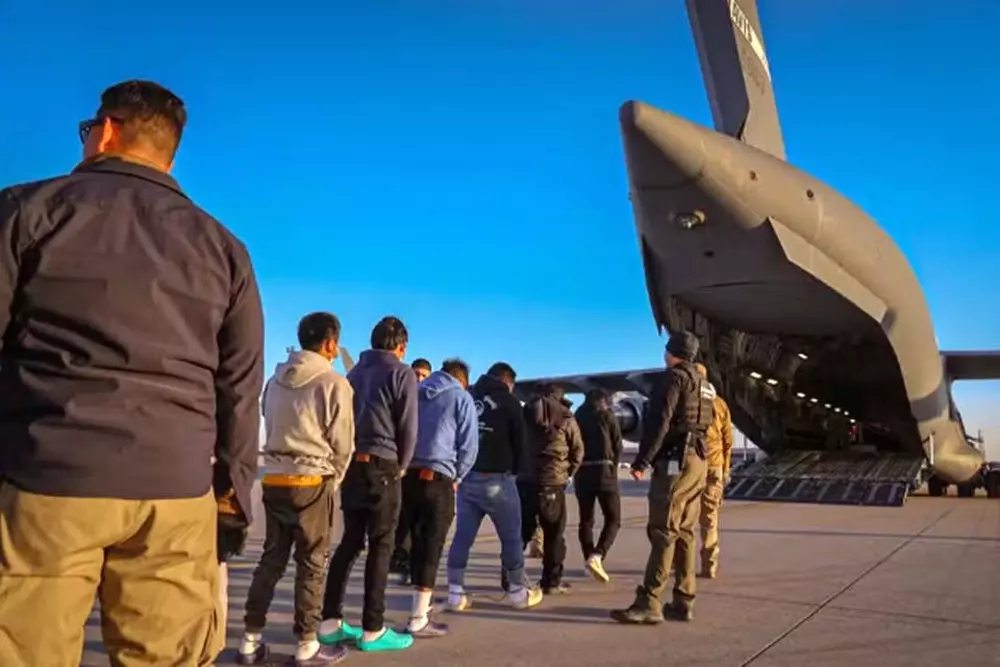 Segunda aeronave com brasileiros deportados dos EUA chega hoje (07)