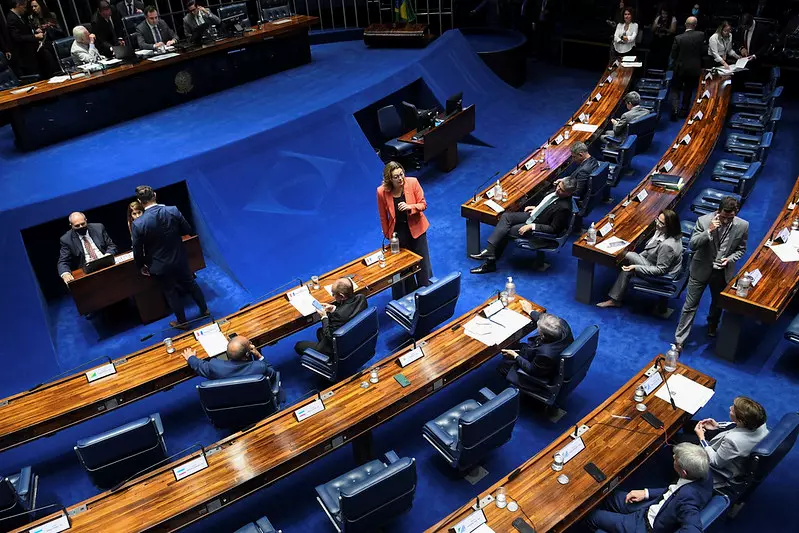 Comissão do Senado aprova texto que autoriza governo a retaliar 'tarifaços' como os de Trump