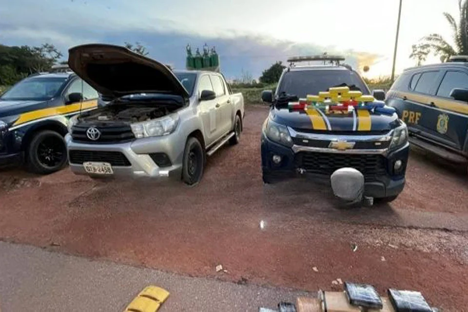 Carro da Secretaria de Saúde é flagrado com drogas e munições de fuzil, em Rondônia