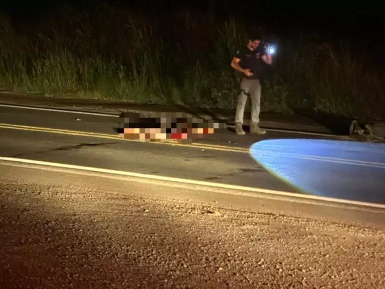 Jaru: Andarilho morre atropelado por carreta na BR 364 próximo à entrada da linha 634