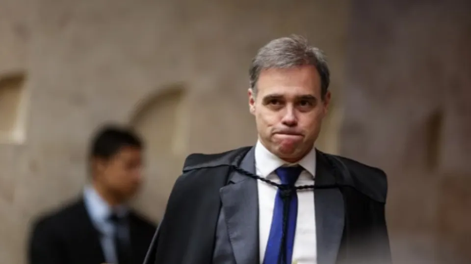 Regulação das redes no STF: Mendonça retoma voto após defender 