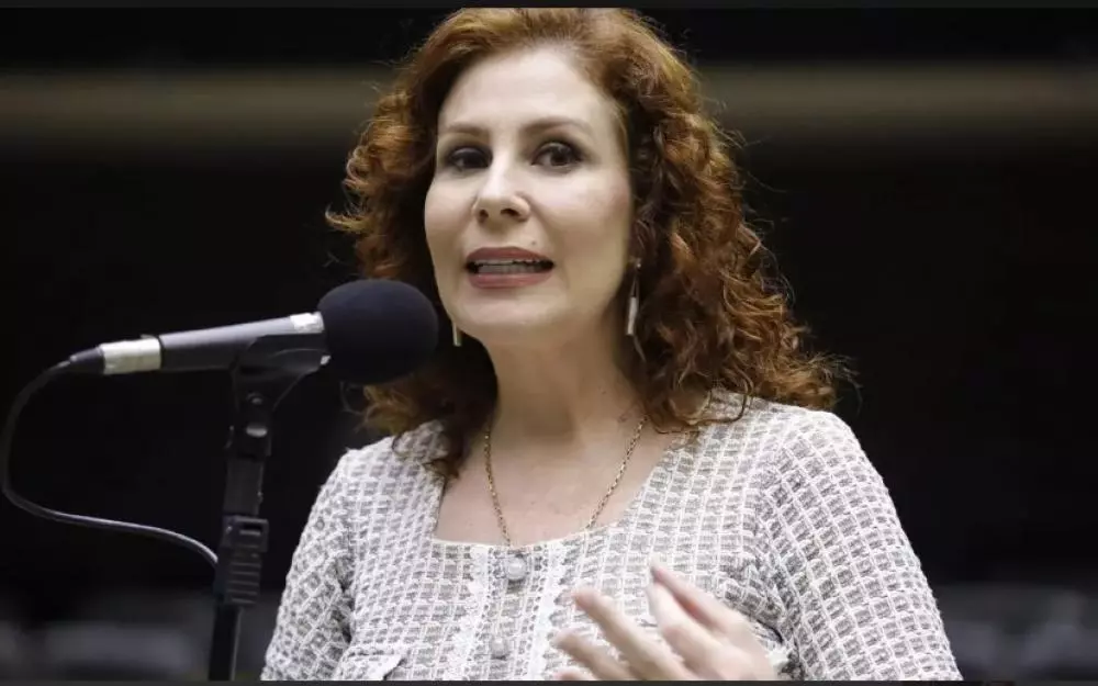 Interpol inclui Carla Zambelli na lista de foragidos internacionais