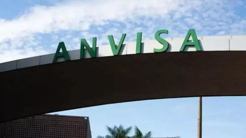 Anvisa publica alerta para riscos de progressiva com formol
