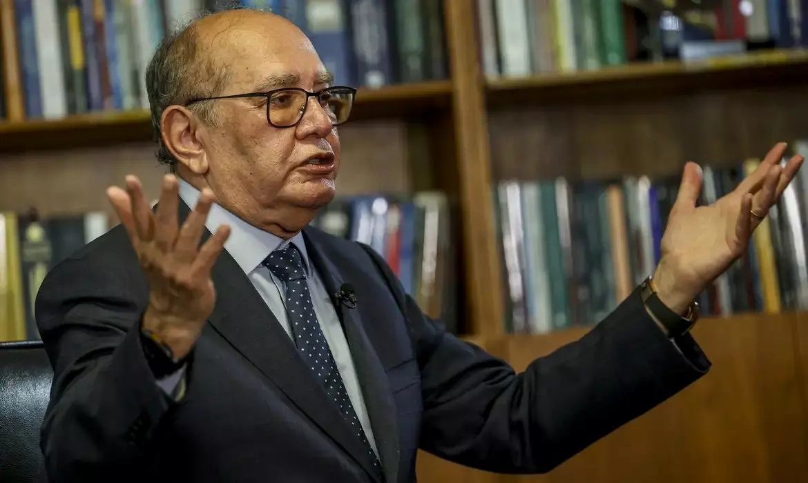 Ministro Gilmar Mendes suspende penduricalhos pagos com base em leis estaduais ao MP e Judiciário
