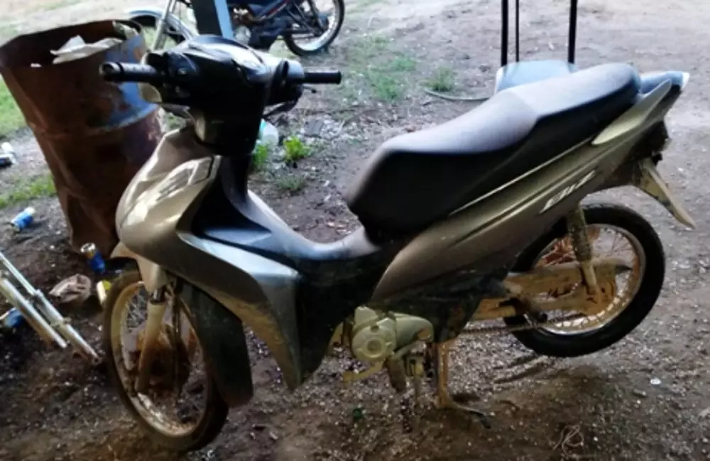 Monte Negro: Motoneta com sinais de violação é encontrada abandonada em oficina