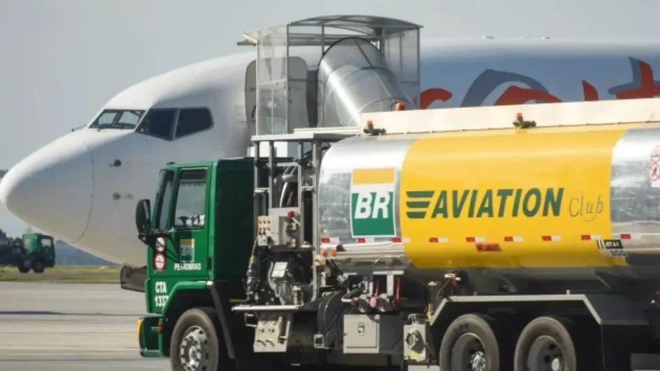 Petrobras eleva preços do querosene de aviação em mais de 50%