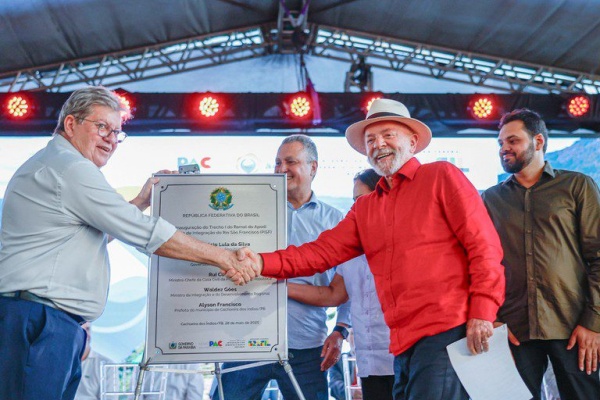 Lula entrega 1º Trecho do Ramal do Apodi: “Água para o meu povo do sertão”