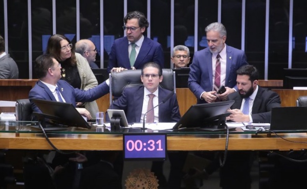 Câmara aprova MP que reformula crédito consignado para trabalhador do setor privado Fonte: Agência Câmara de Notícias