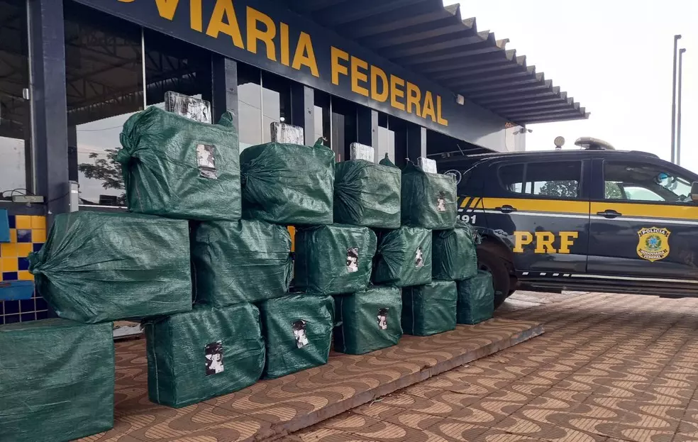 PRF apreende quase 800 kg de cocaína em rodovias federais de MT