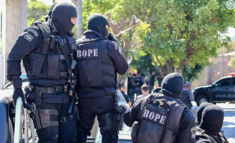 Polícia tem fuzil roubado durante abordagem em MT