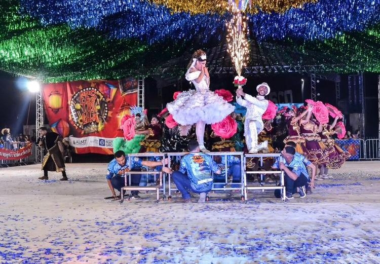 Grupo junino Explosão Caipira de São Félix do Araguaia é campeão da etapa regional do Festrilha 2024
