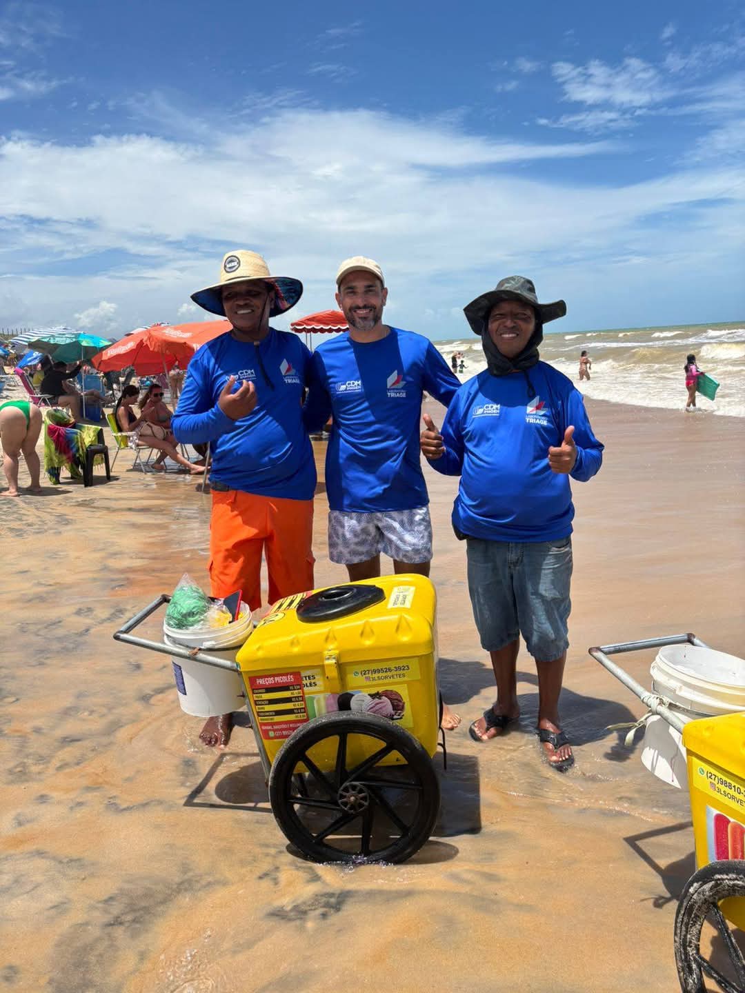 Ambulantes Celebram Sucesso de Vendas na Orla de Guriri, em São Mateus