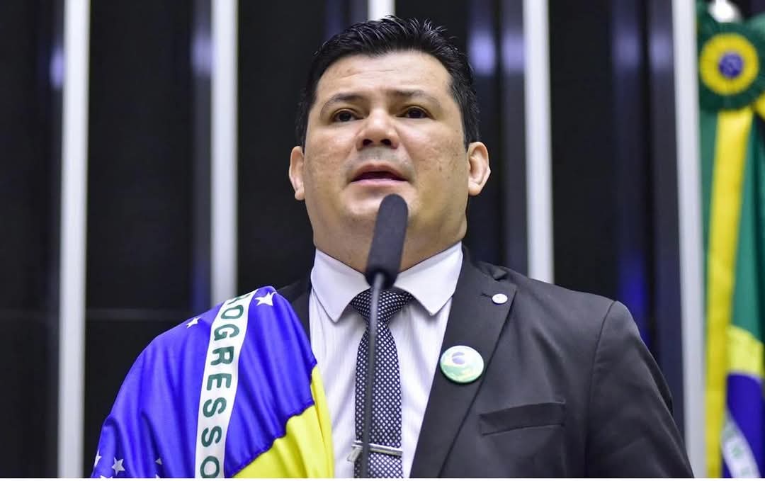 Direção da Câmara pede suspensão do mandato de Gilvan da Federal por ofensas a Gleisi !