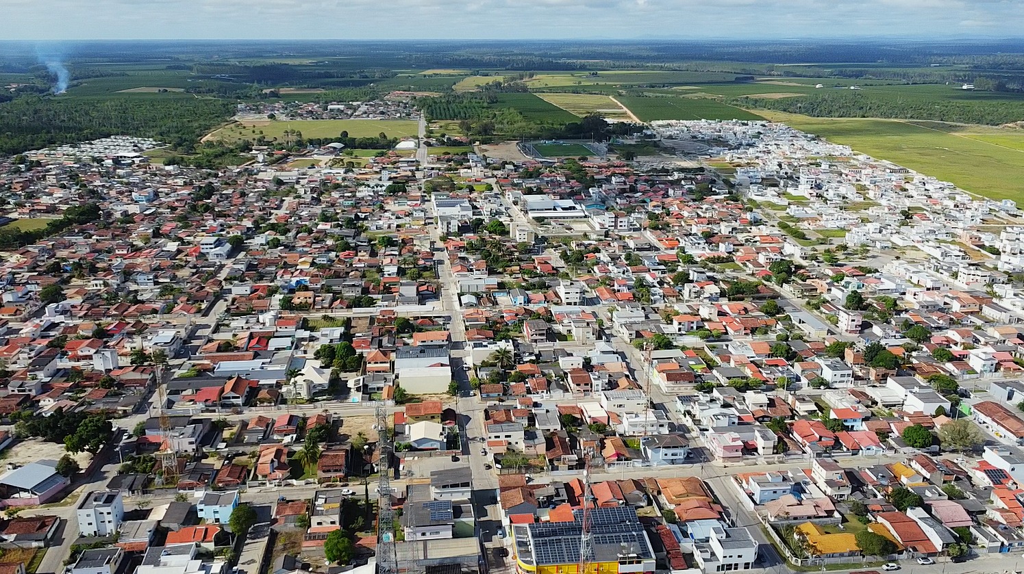 Programa “Regulariza Jaguaré” realiza entrega de escrituras de imóveis para famílias