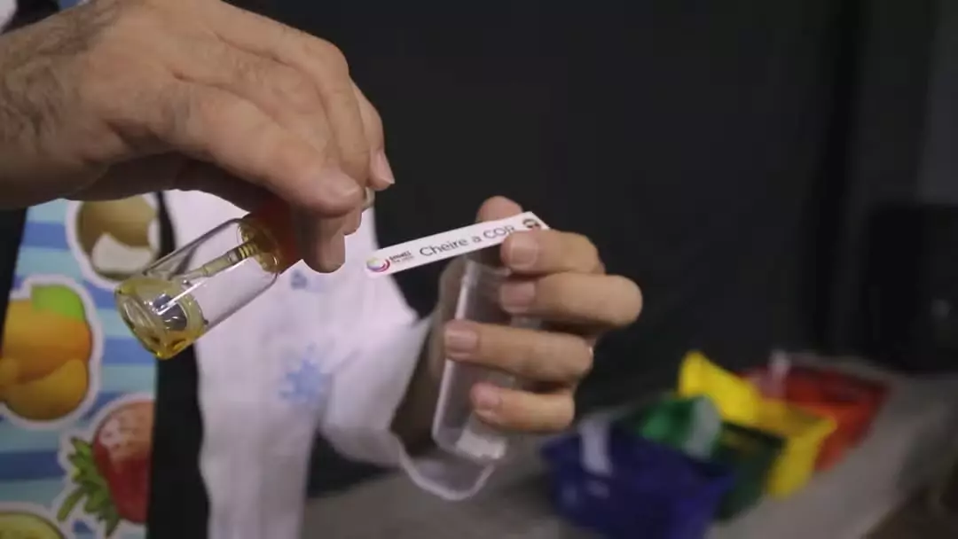 Amigos do LOU: conheça iniciativa do Ceará que usa olfato para ensinar as cores a pessoas com deficiência visual