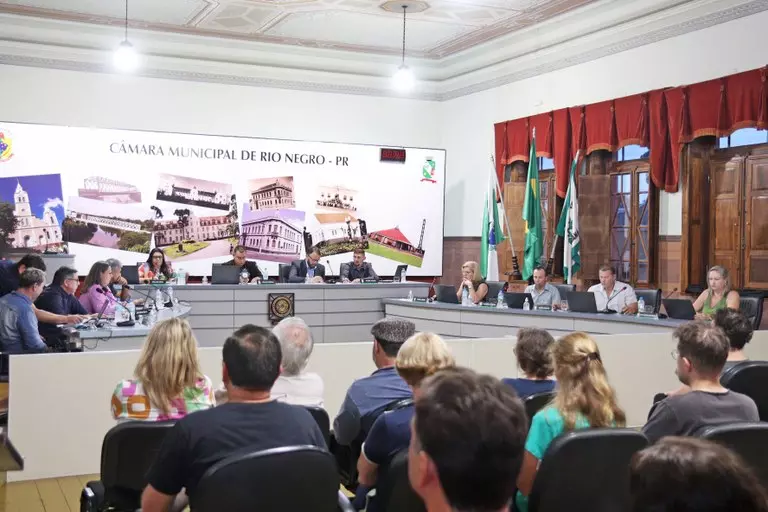 Câmara Municipal de Rio Negro realiza primeira sessão ordinária e define comissões