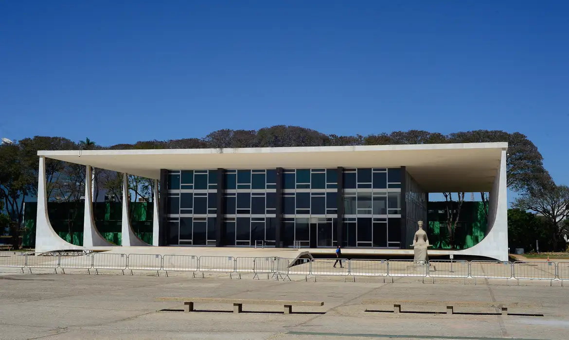 STF confirma decisão sobre porte de maconha para uso pessoal