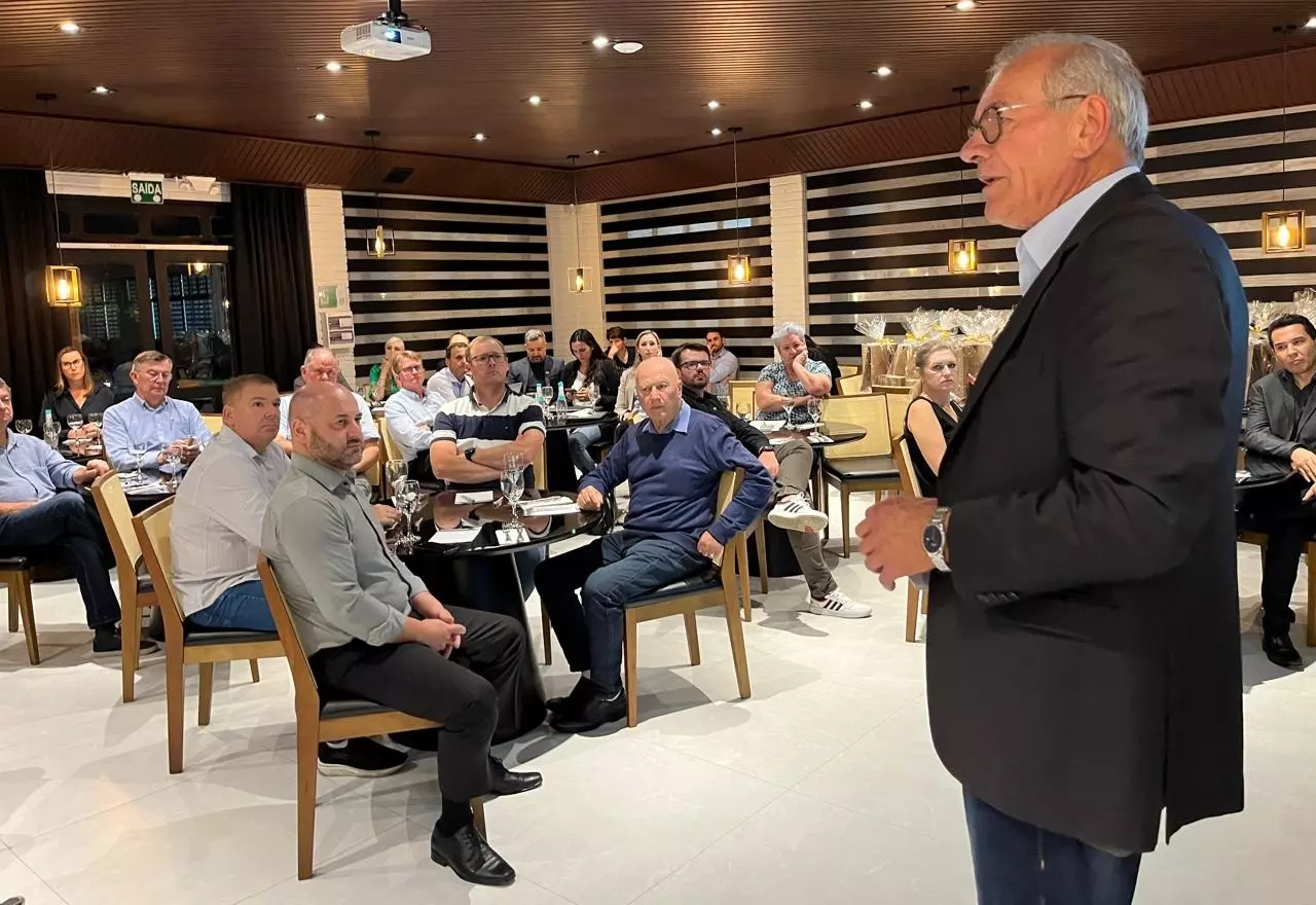 Secretário apresenta programas de incentivo a empresários do Planalto Norte
