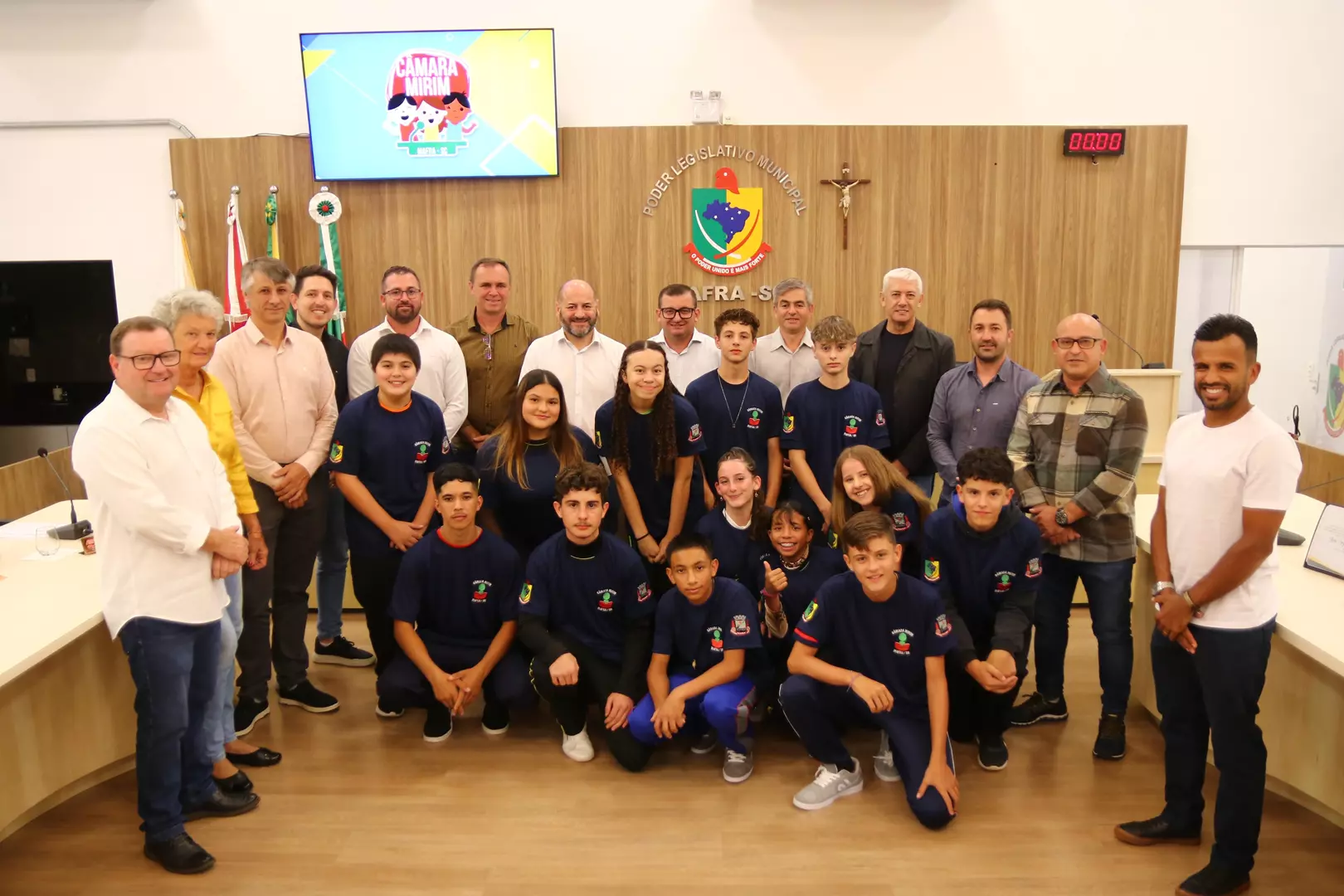 Câmara Mirim de Mafra empossa novos jovens vereadores