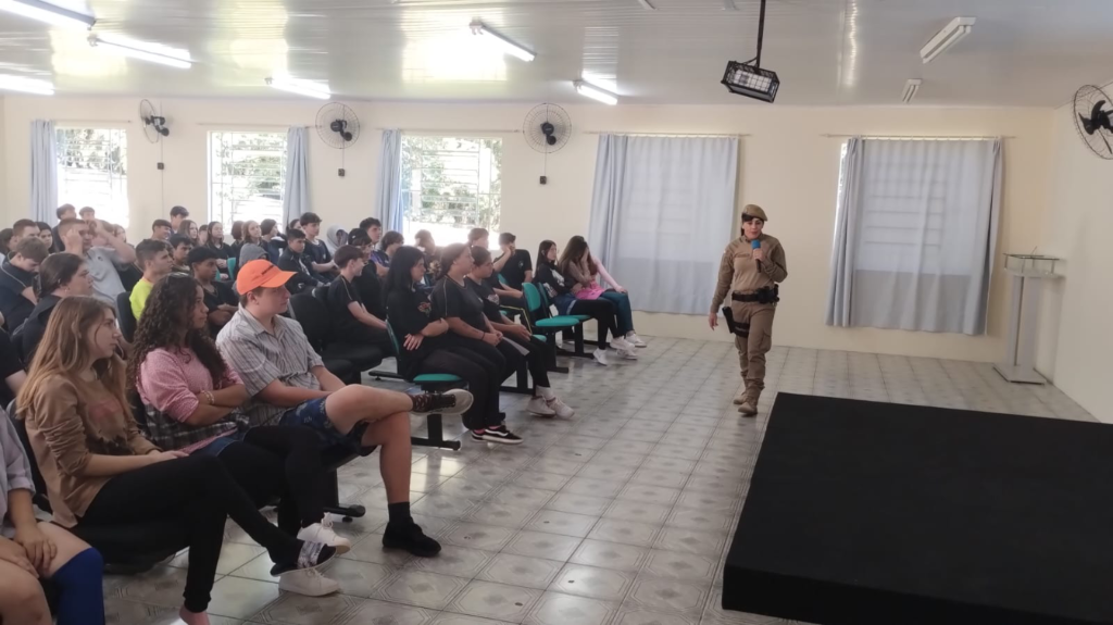 Polícia Militar realiza palestra sobre protocolo FEL em Mafra