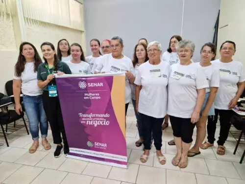 Curso capacita mulheres para empreender e vender seus produtos