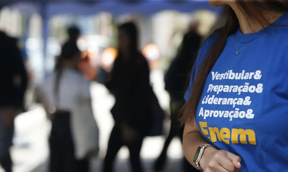 Enem 2025: prazo para pedir isenção da taxa acaba nesta sexta
